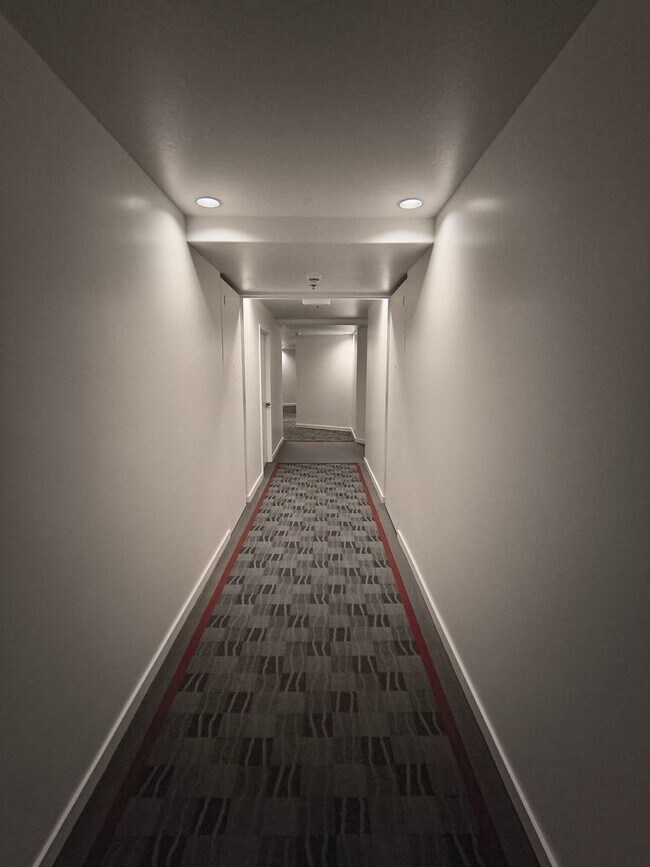 Building Photo - 1BD/1BATH Condo Available in Pacific Park Plaza