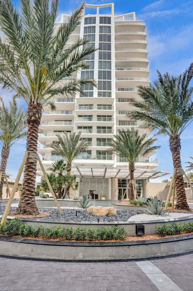 Building Photo - 3100 N Ocean Dr