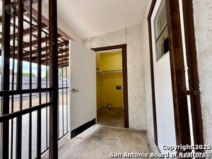 Building Photo - 2002 Cassandra St