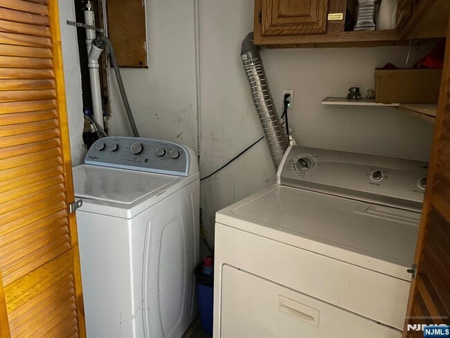 Building Photo - 3 Ann St