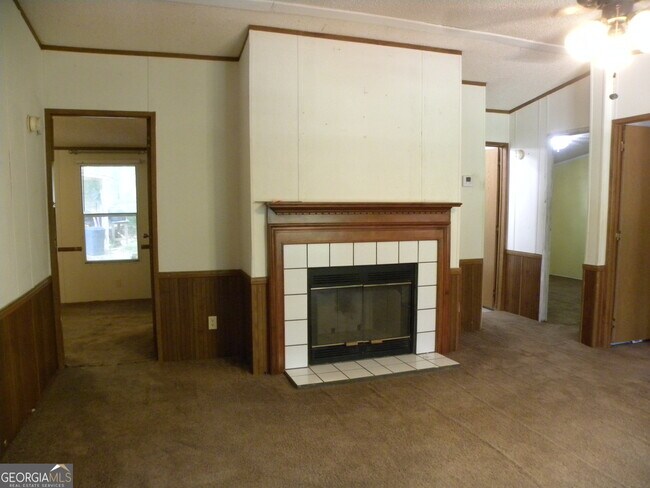 Building Photo - 2627 Cole Rd