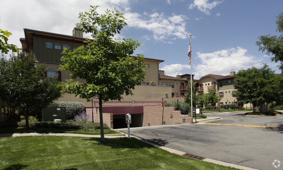Building Photo - Willow Glen Senior