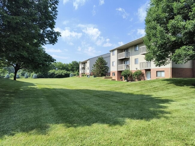 Building Photo - 3970 Laurel Dr