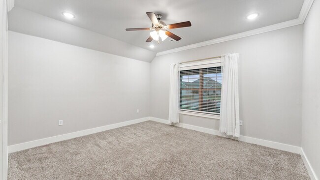Building Photo - Comfortable Siloam Springs Home