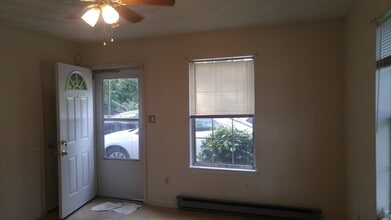 Building Photo - 1341 Hullview Ave