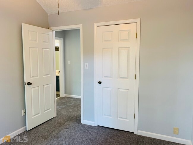 Building Photo - 30 Standing Rock Rd