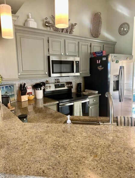 Building Photo - 9855 Costa Mesa Ln