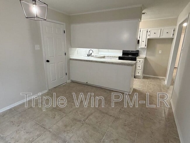 Building Photo - 10002 Stardust Trail