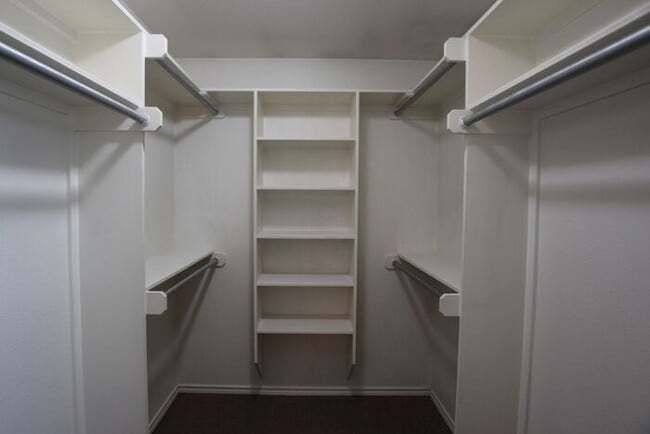 Building Photo - AVAILABLE! 2 Bedroom 1.5 Bath Townhome in Lindale ISD!
