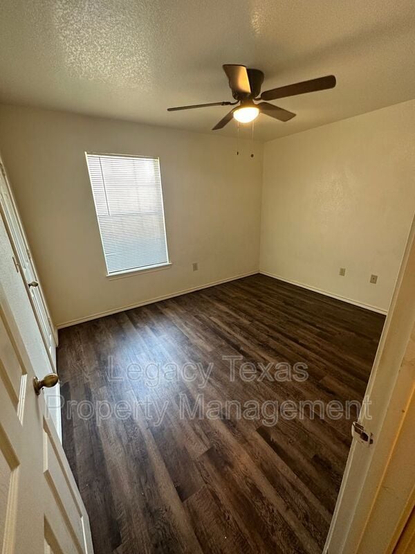 Building Photo - 1110 Williams Ave