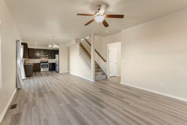 Building Photo - Evolve Real Estate: 4 Bedroom + Loft + Stu...