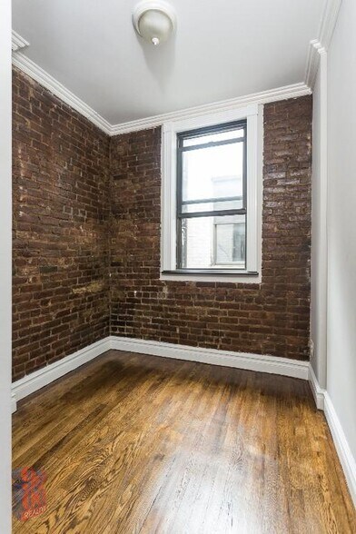 Building Photo - 219 E 23rd St
