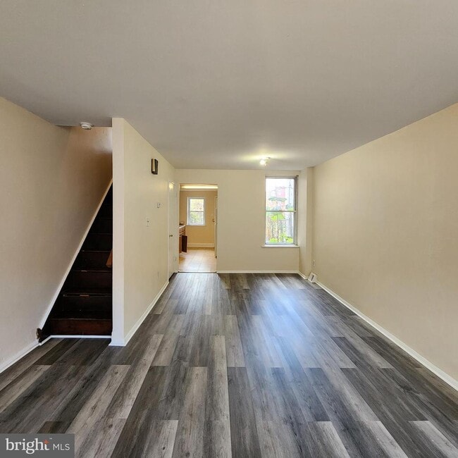 Building Photo - 2450 N Fairhill St
