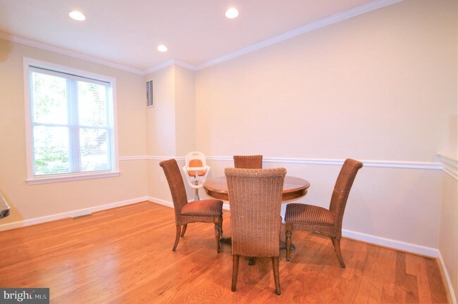 Building Photo - 720 K St NE