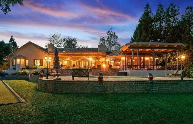 Building Photo - 5 Bed 5 Bath Alamo Estate