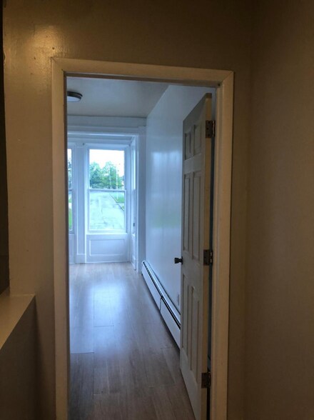 Building Photo - 313 Rutger St