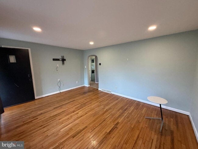 Building Photo - 503 West Lawn Ave