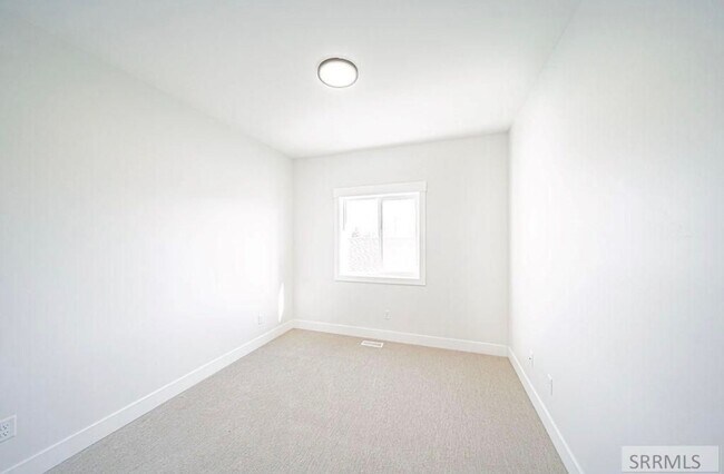Building Photo - Like-New 3BD/2.5BA Home | Garage + Fenced Yard + W/D Included! $500.00 Rent Credit for the month ...