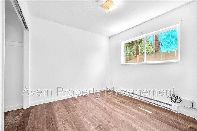 Building Photo - 12975 SW Allen Blvd