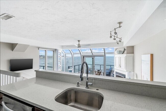 Building Photo - 46 Oceanside Dr