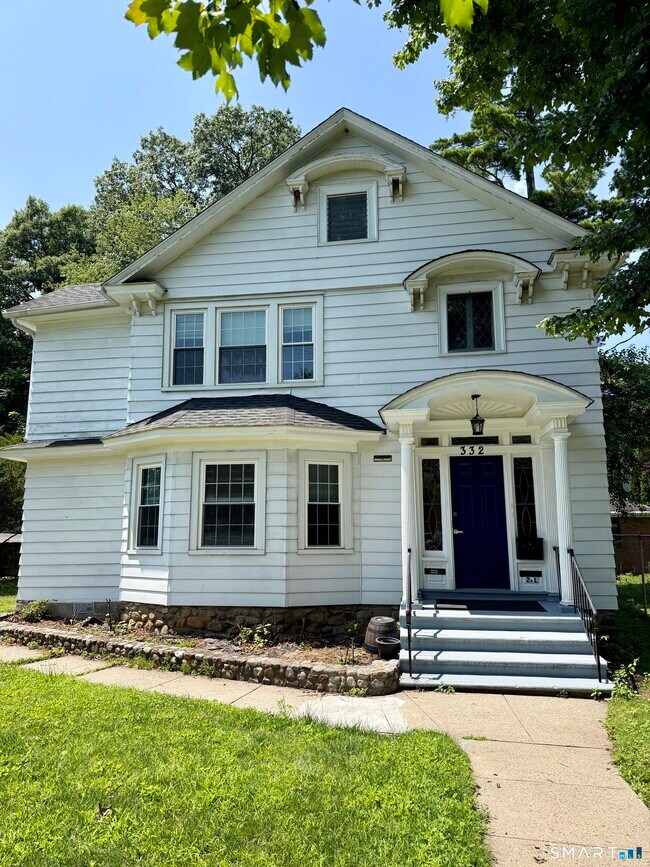 Building Photo - 332 Robbins St