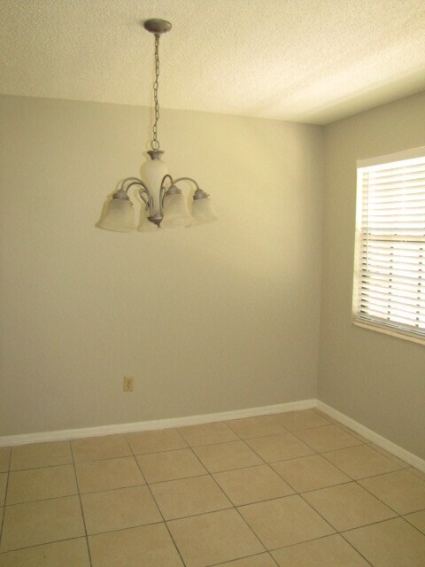 Building Photo - 3/2 in the Heart of Orange Park
