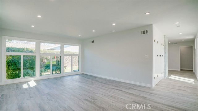 Building Photo - 22135 Kittridge St