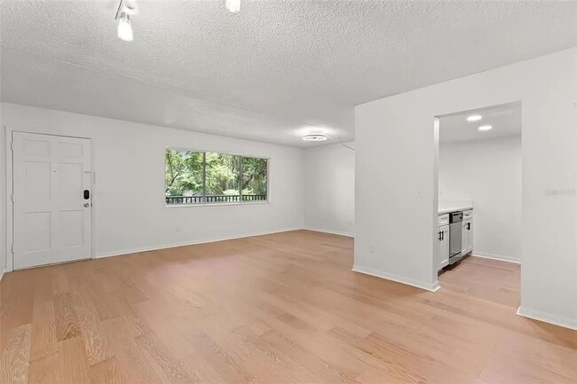 Building Photo - Welcome to Belleair Bluffs!!!!