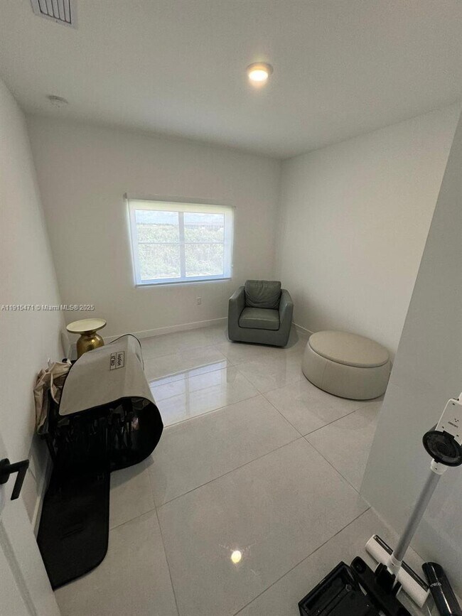 Building Photo - 1301 NW 3rd St