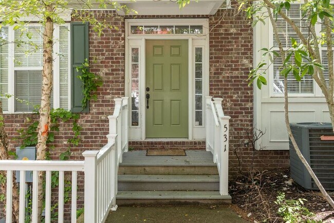 Building Photo - 531 St Jules Ln