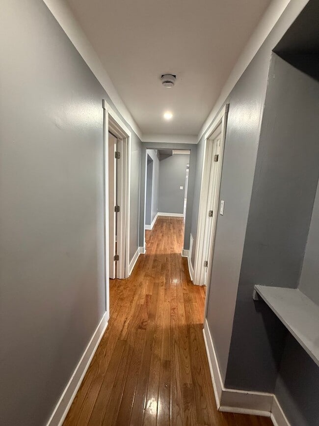 Building Photo - 438 E 49th St