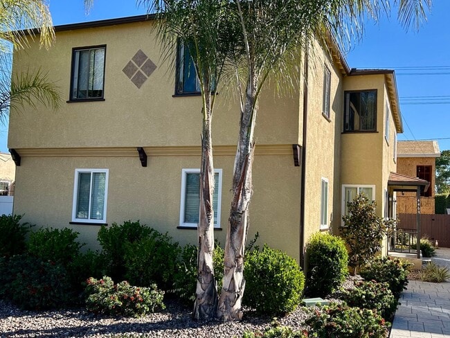 Building Photo - Newly Remodeled 2 Bedroom, 1 Bathroom in Kensington! Washer/Dryer in Unit!