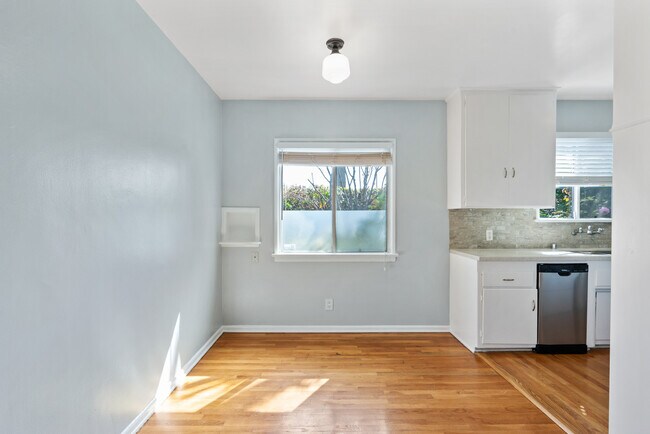 Building Photo - 4820 Inglewood Blvd