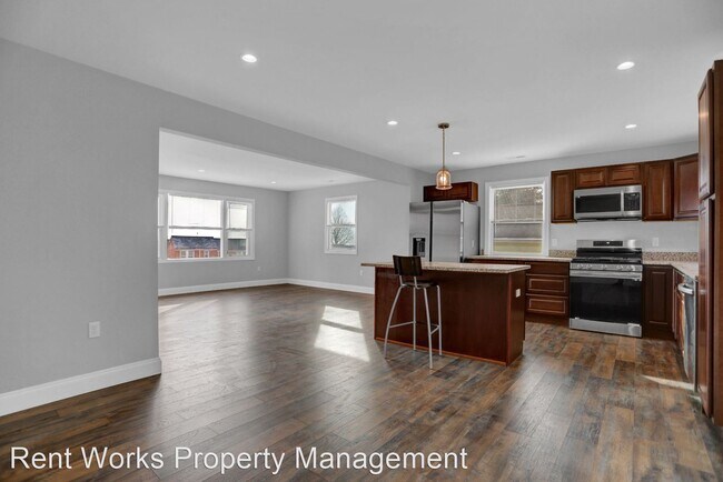 Building Photo - 7 br, 4 bath House - 5922 Benton Heights
