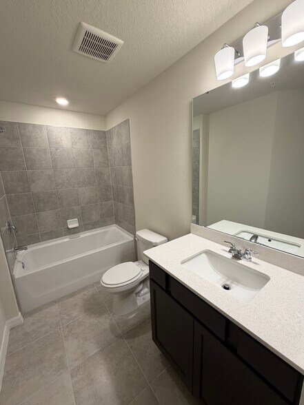 Building Photo - 110 Violet Vine Ln