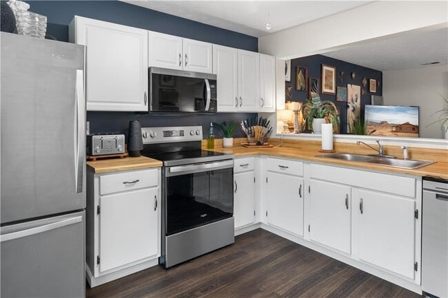 Building Photo - 3578 Kennesaw Station Dr