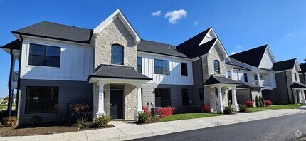 Building Photo - Chestnut - 2Br/2Ba Rental Home - First Floor