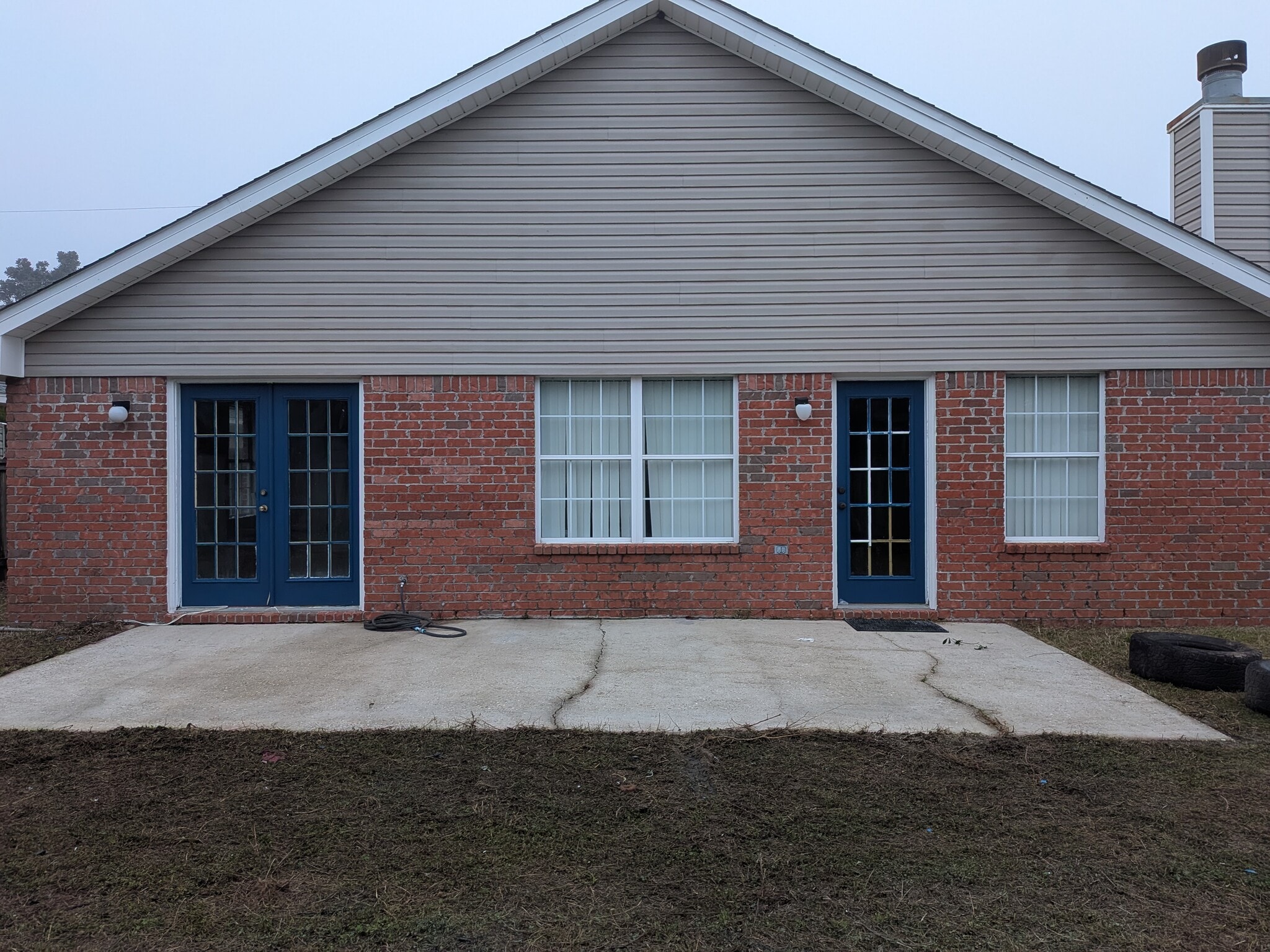 Extra large patio - 574 Rough Leaf Ln