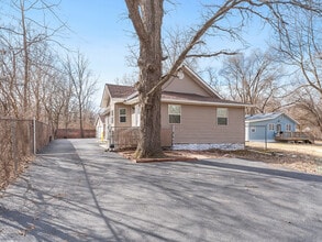 Building Photo - 608 Woodruff Ave