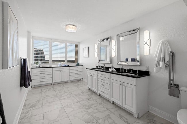 Building Photo - 3301 Bayshore Blvd