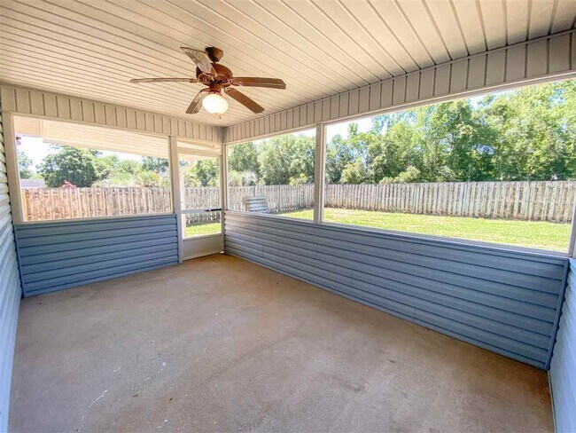 Building Photo - 1301 Sumerlin Dr