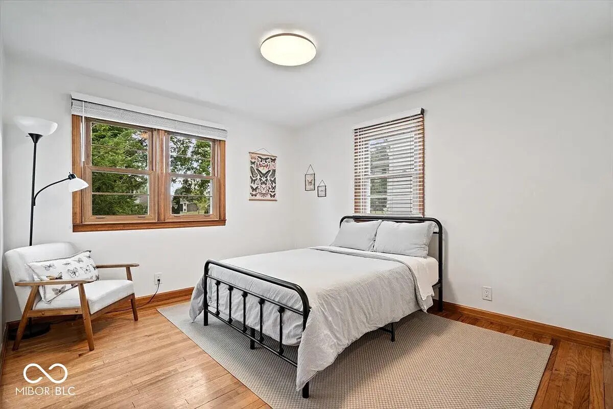 Building Photo - 636 S Broadway St