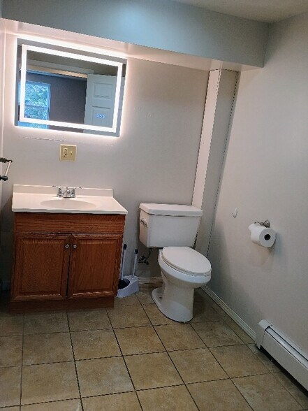 Building Photo - 203 Elk St