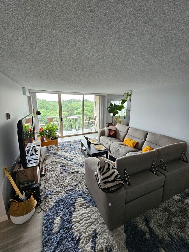 Primary Photo - 2500 N Van Dorn St