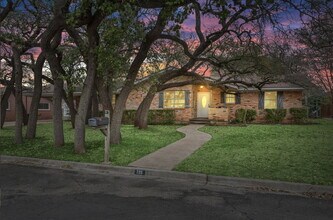 Building Photo - Charming Oak-Shaded Retreat in Woodway’s Coveted Bird Streets with Versatile Living Spaces & Work...