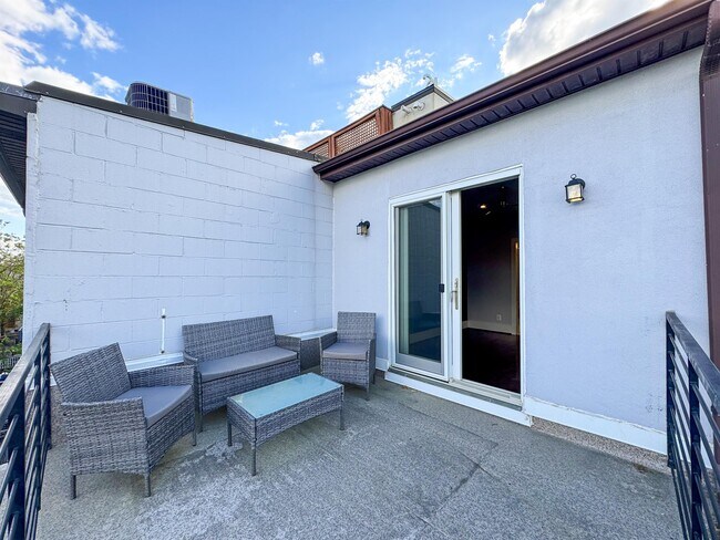 Building Photo - 2825 11th St NW