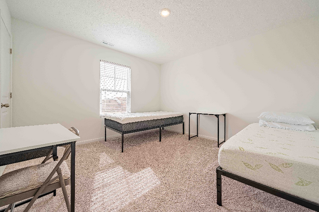 Building Photo - 824 Oyster Bay Dr