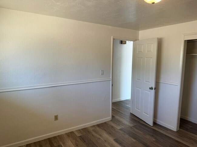 Building Photo - 610 Platt Pl