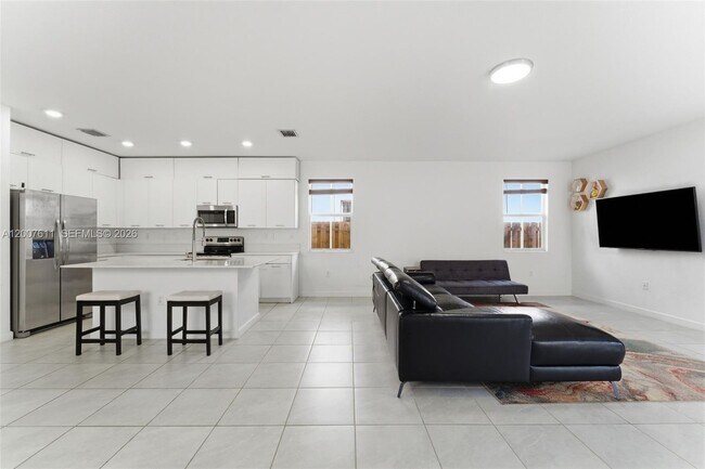 Building Photo - 2284 NW 130th St