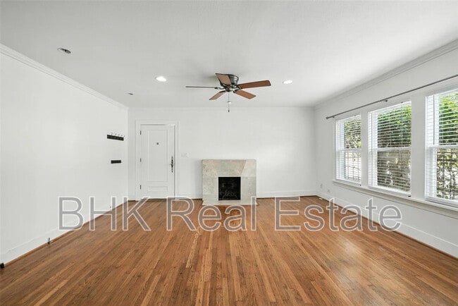 Building Photo - 4036 Dexter Ave